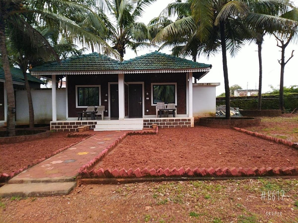 Coconut Tree Resort Gokarna ゴカルナ エクステリア 写真