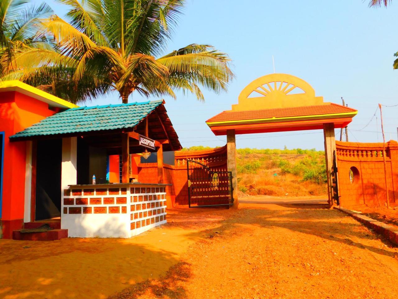 Coconut Tree Resort Gokarna ゴカルナ エクステリア 写真
