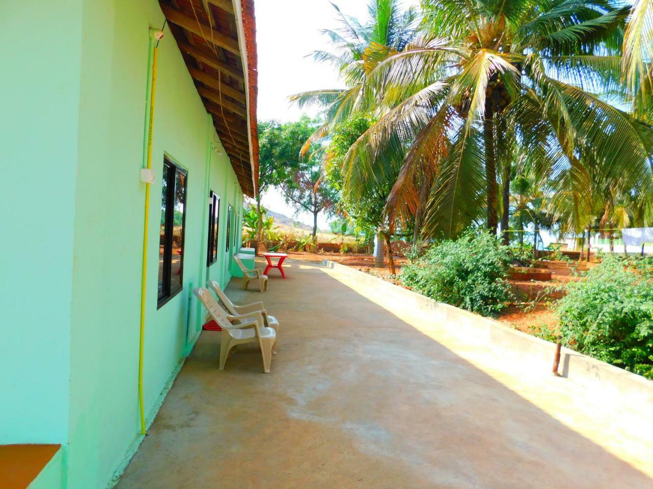 Coconut Tree Resort Gokarna ゴカルナ エクステリア 写真