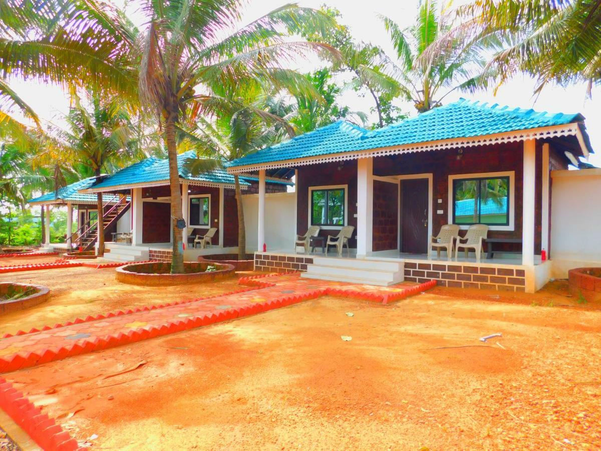 Coconut Tree Resort Gokarna ゴカルナ エクステリア 写真
