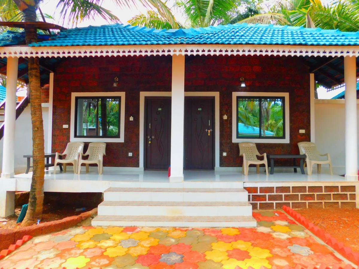 Coconut Tree Resort Gokarna ゴカルナ エクステリア 写真
