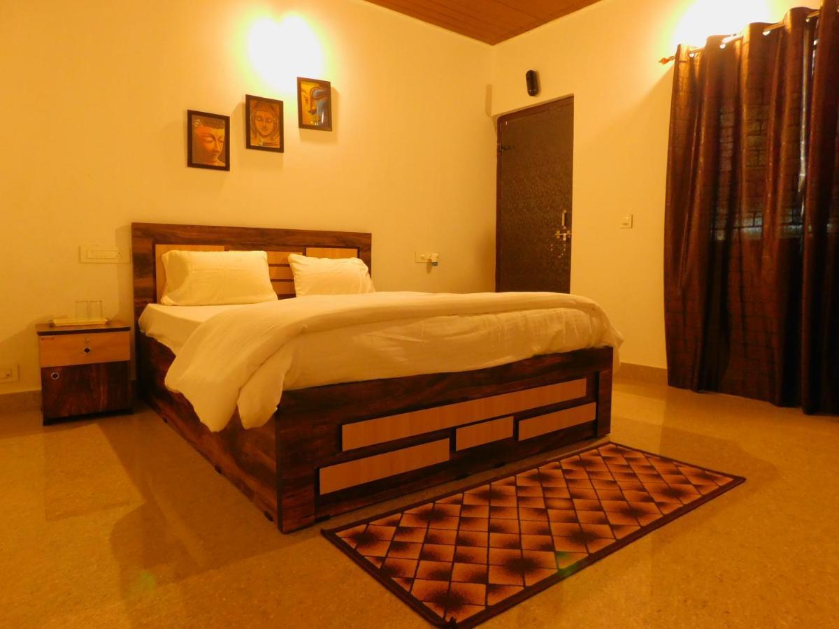 Coconut Tree Resort Gokarna ゴカルナ エクステリア 写真