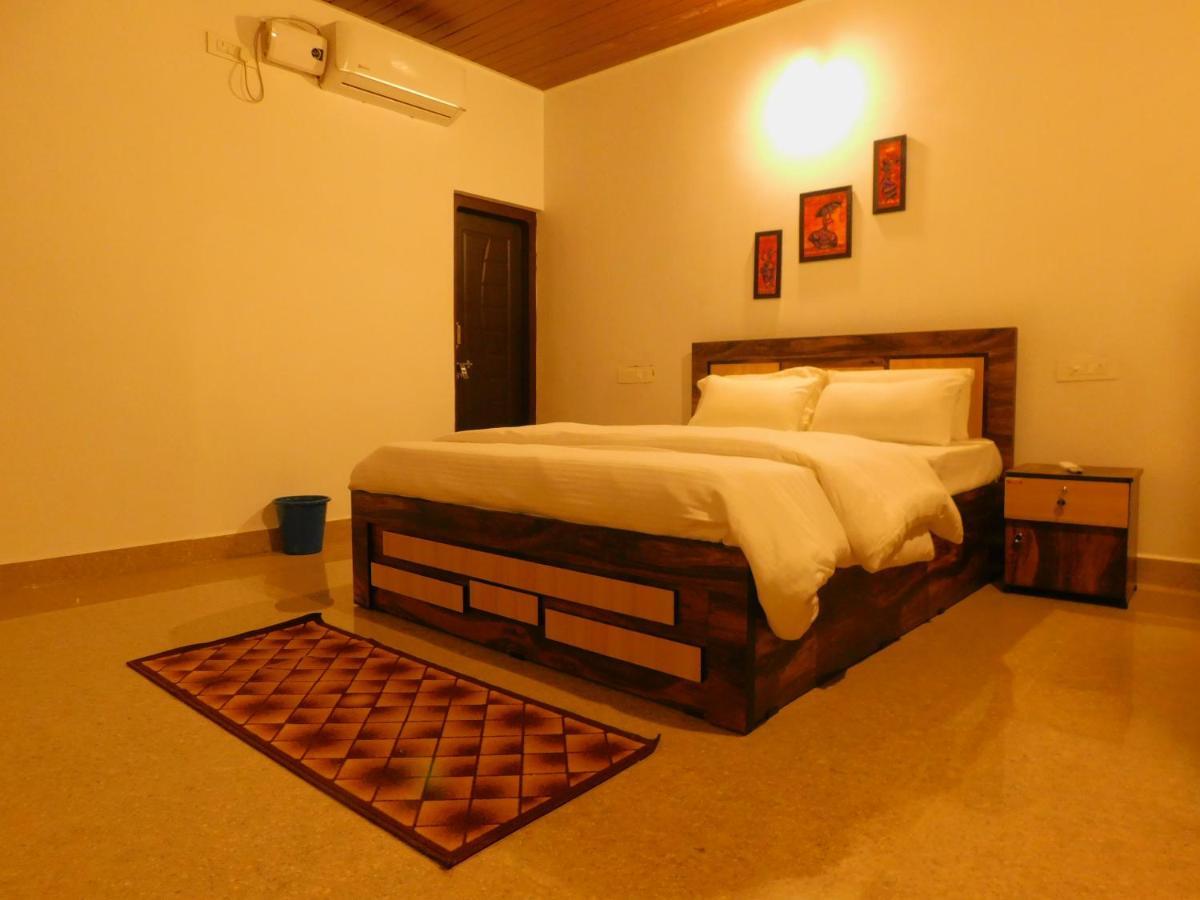 Coconut Tree Resort Gokarna ゴカルナ エクステリア 写真