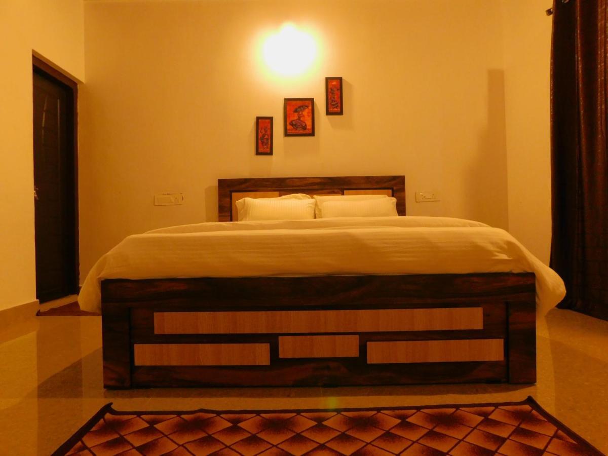 Coconut Tree Resort Gokarna ゴカルナ エクステリア 写真