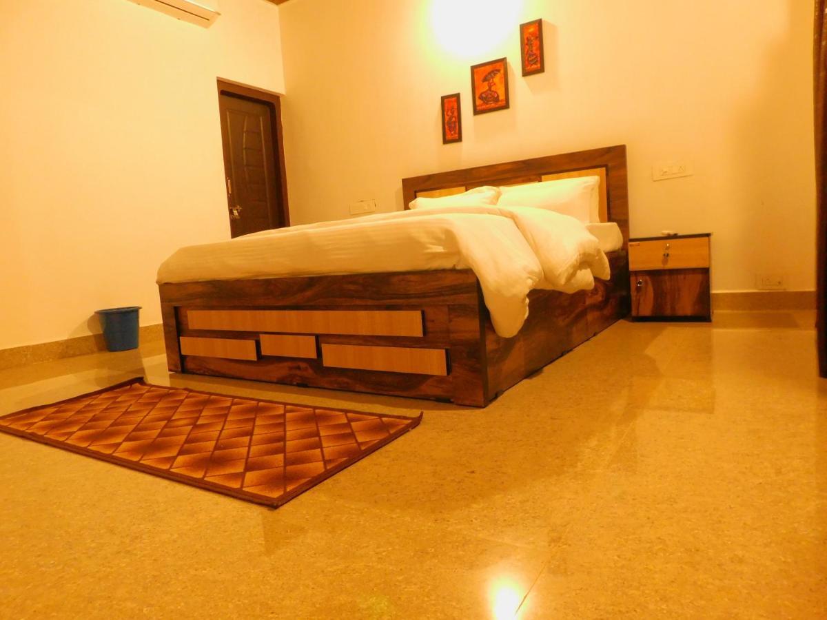 Coconut Tree Resort Gokarna ゴカルナ エクステリア 写真